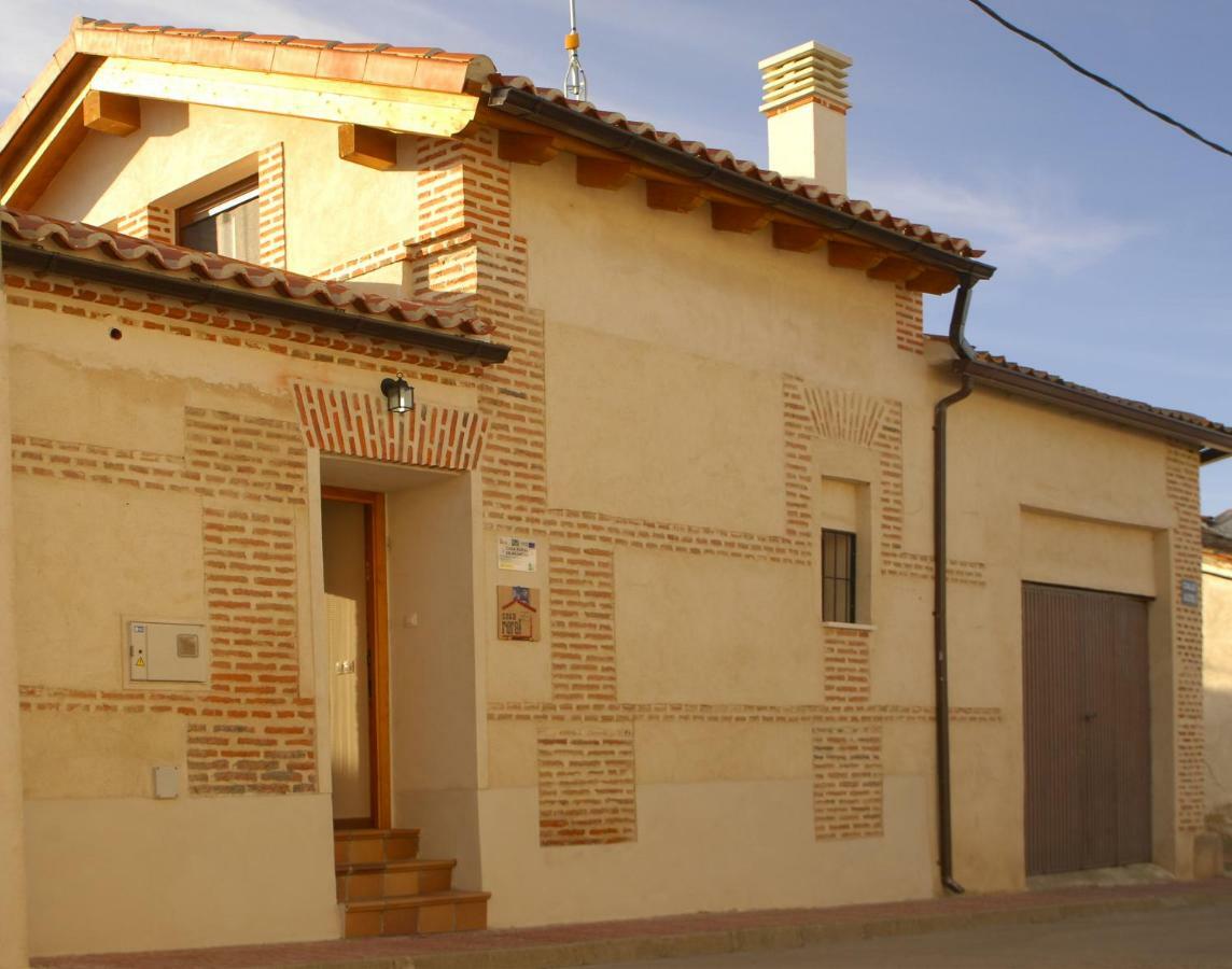 شقة La Casita De Adanero المظهر الخارجي الصورة